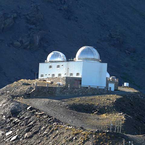 Vista de parte del Observatorio de Sierra Nevada.