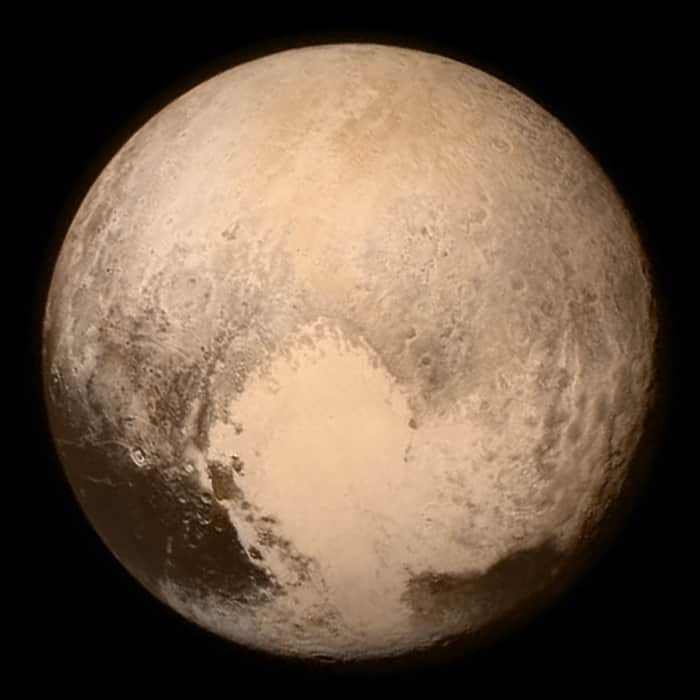 Fotografía real de Plutón planeta. Tomada por la sonda New Horizons.
